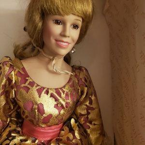 VANNA WHITE PORCELAIN DOLL